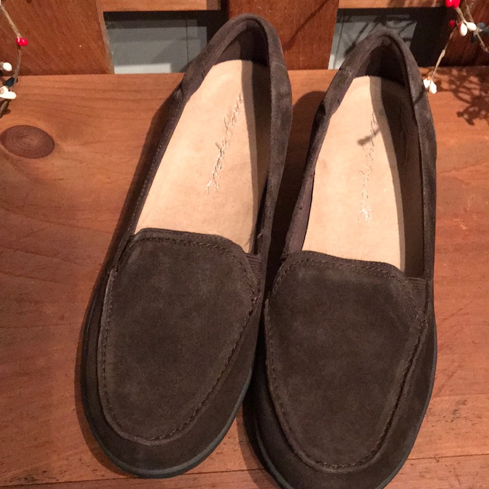 NWOT Easy Spirit brown suede wedge loafer 😘